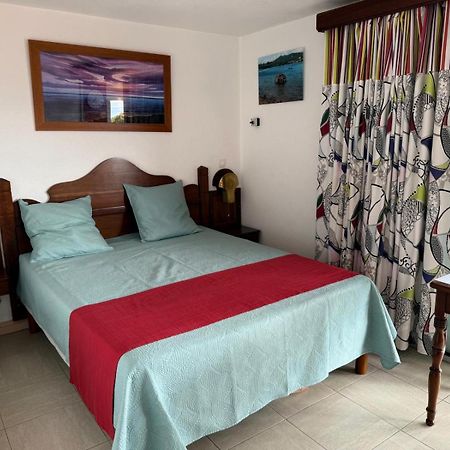 Appartement Les Pieds Dans L'Eau Sainte-Anne Ngoại thất bức ảnh